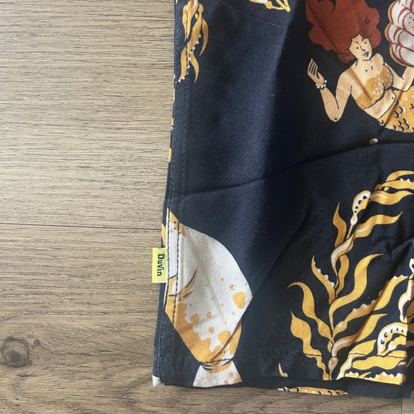 Duvin Design Co. “Manatee & Mermaid” Button-Up Shirt, Rare, NWT – Size M - Picture 4 of 8